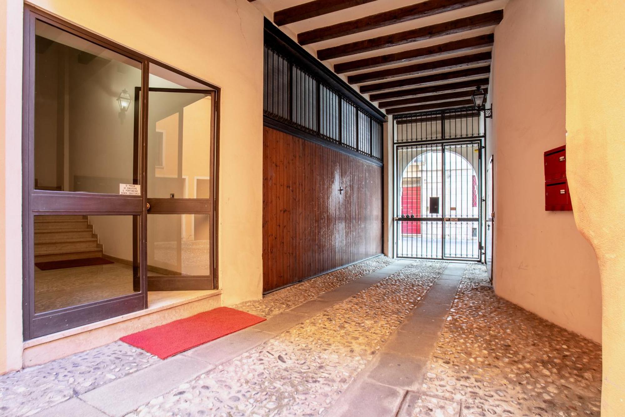 San Faustino Central Apartment Vicenza Bagian luar foto