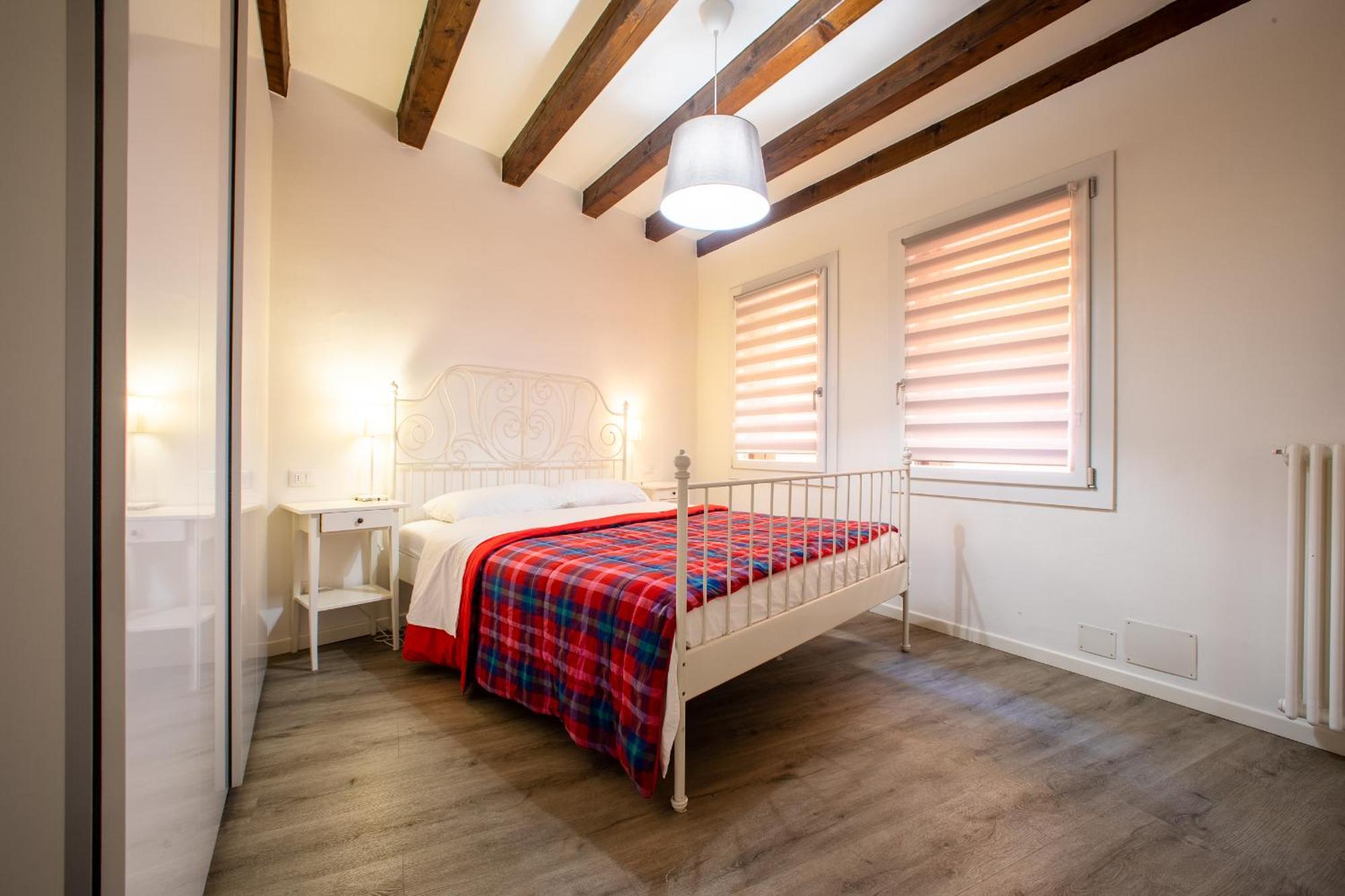 San Faustino Central Apartment Vicenza Bagian luar foto